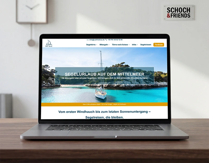 Laptop mit Referenz-Website für ein SEO und Webdesign-Projekt eines Reiseveranstalters aus Freiburg